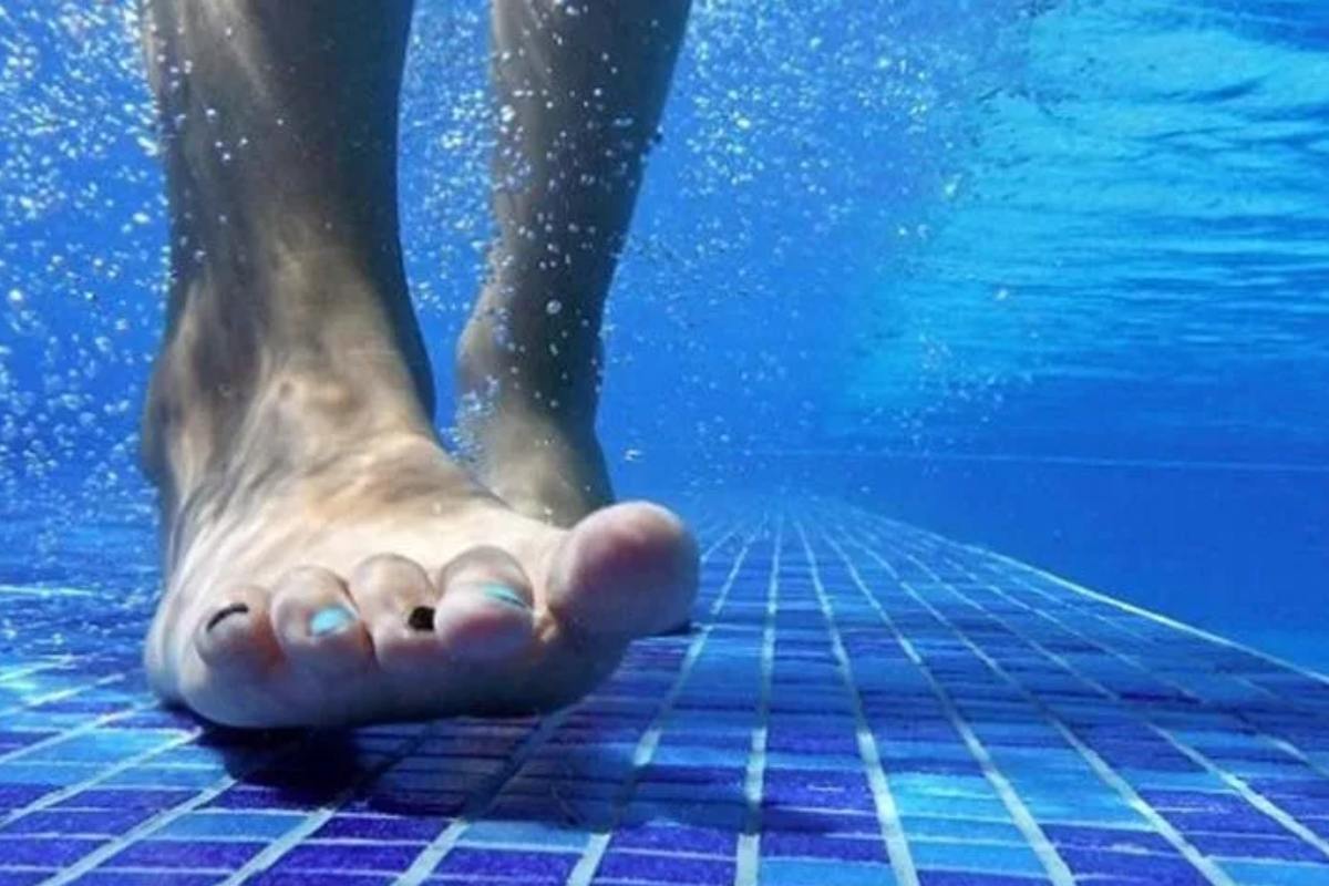 نحوه راه رفتن در استخر بعد از عمل دیسک کمر