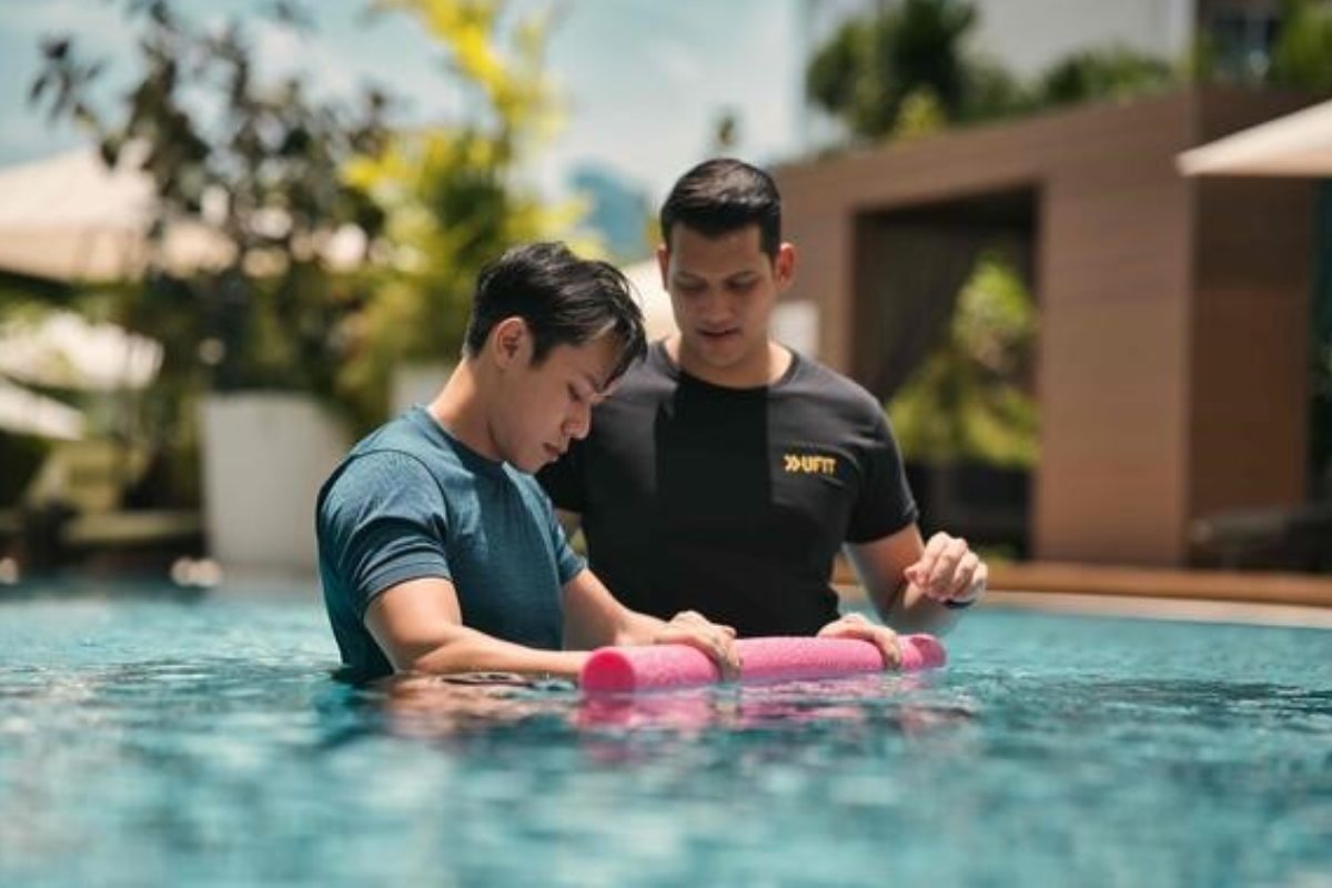 بهترین حرکات آب درمانی برای دیسک کمر