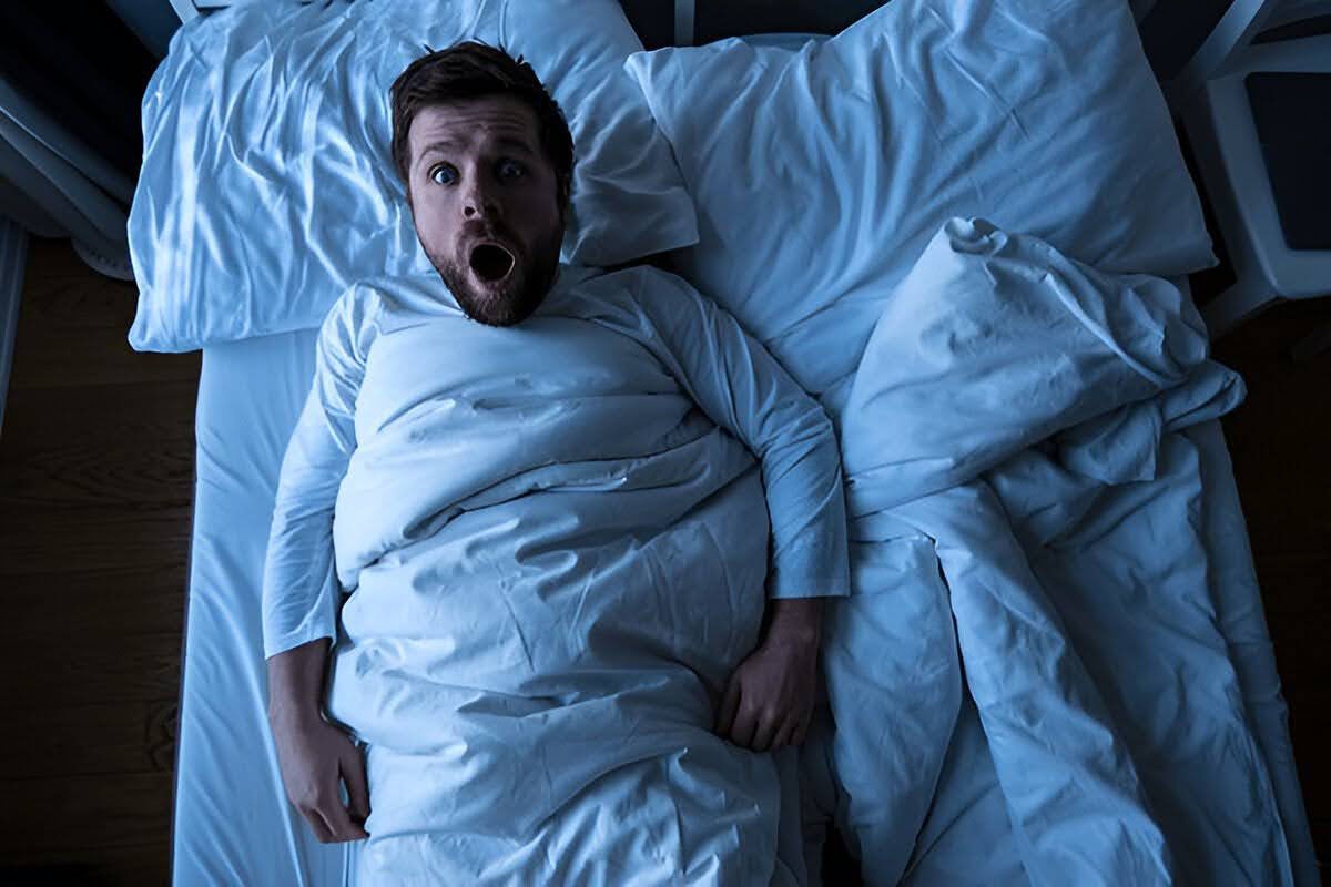 بیدار شدن با هیجان به علت خواب پرش