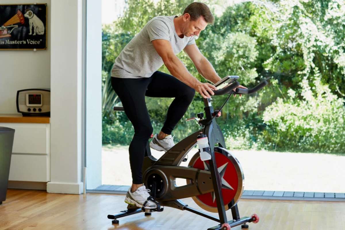 برنامه تمرینی پیشنهادی با دوچرخه ثابت