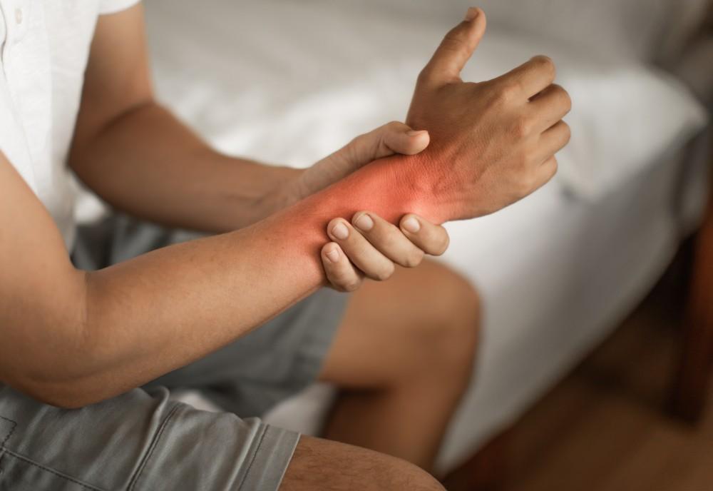علائم شکستگی مچ دست